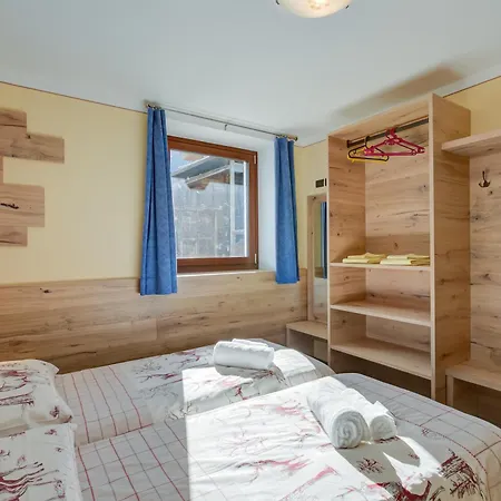 Italia 1 In- Out 50m - Happy Daire *